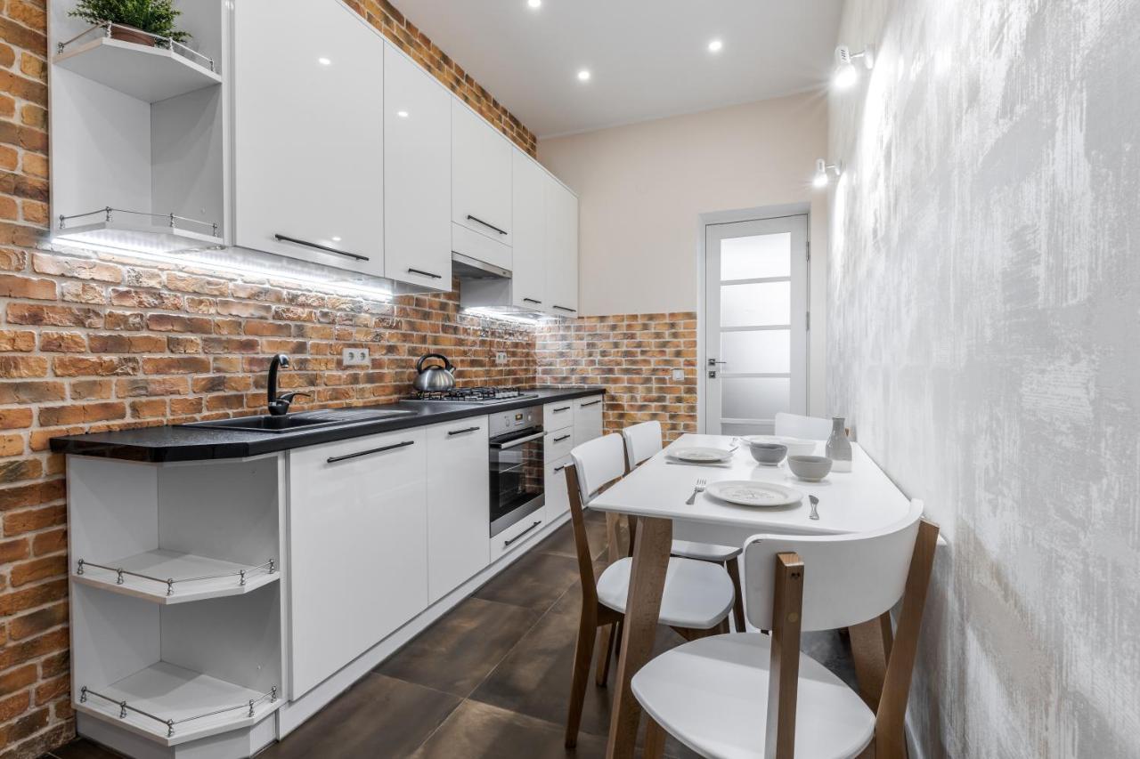 Inshiapartments On Grigorenko'S Square ลวีฟ ภายนอก รูปภาพ