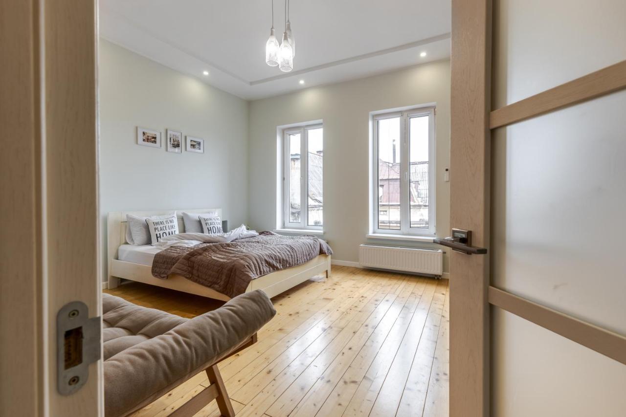 Inshiapartments On Grigorenko'S Square ลวีฟ ภายนอก รูปภาพ