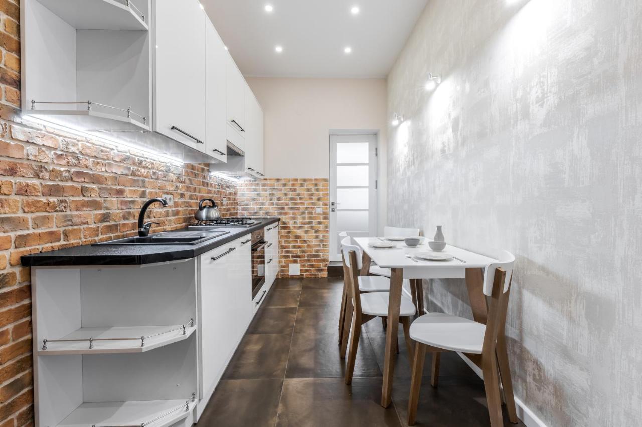 Inshiapartments On Grigorenko'S Square ลวีฟ ภายนอก รูปภาพ