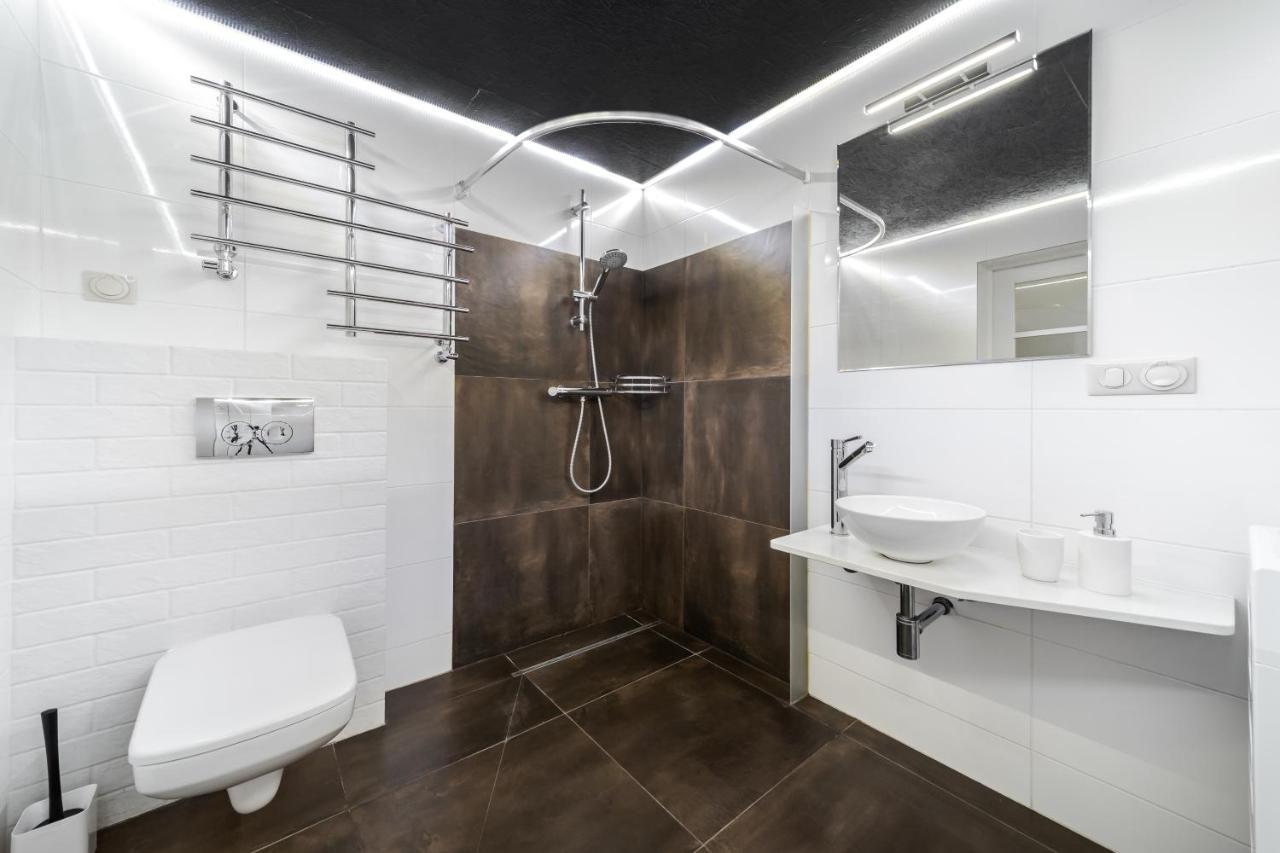 Inshiapartments On Grigorenko'S Square ลวีฟ ภายนอก รูปภาพ